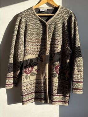 Vintage-Inspired Floral Button-Front Cardigan — Beige & Burgundy